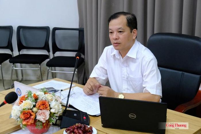 TS. Hoàng Trường, Phó Chủ tịch Hội đồng Khoa học Viện Nghiên cứu Chiến lược, Chính sách Công Thương chủ trì hội thảo. Ảnh: Lê An