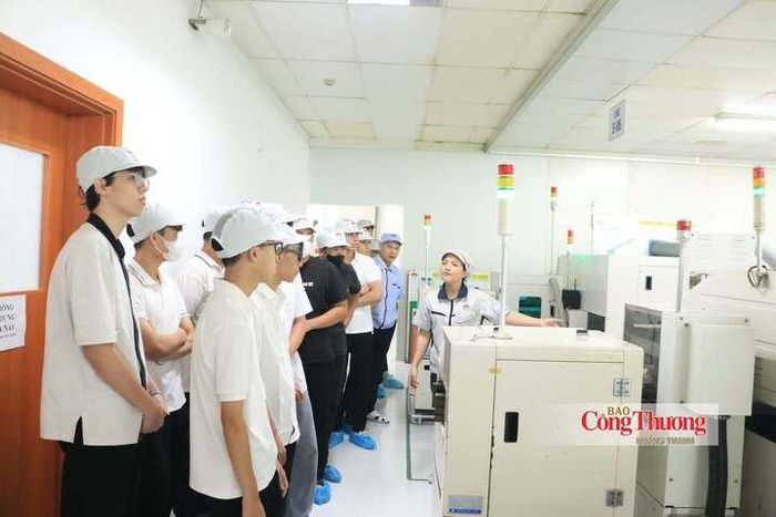 Sinh viên Trường Đại học Sao Đỏ tham gia học tập tại doanh nghiệp trong lĩnh vực điện tử vào tháng 8/2026.