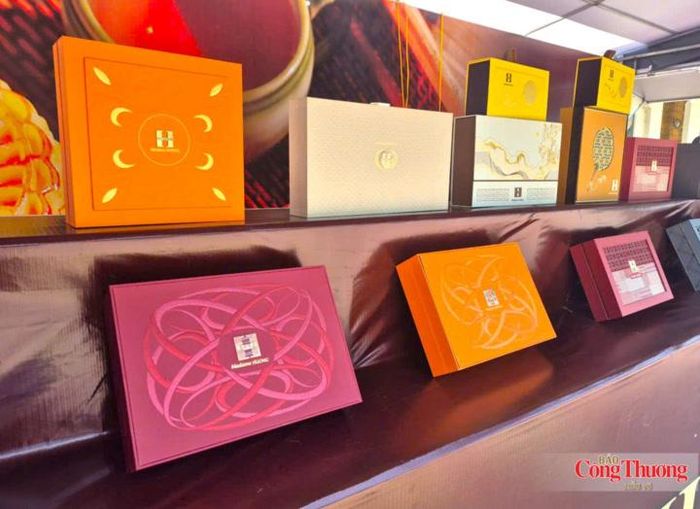 Các loại bánh trung thu đa dạng, được thiết kế bắt mắt, phù hợp với nhu cầu đa dạng của khách hàng 