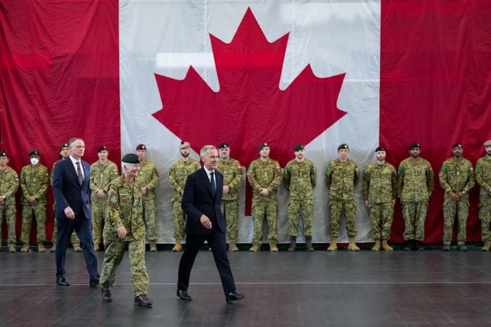 Canada đã đạt mục tiêu dành 2% GDP cho quốc phòng trong tài khóa 2025-2026 và đang hướng tới mục tiêu 5% vào năm 2035 theo cam kết mới của NATO. Ảnh: AFP.