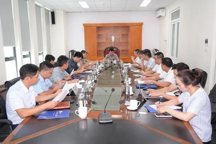 Công ty Điện lực Thanh Hóa làm việc với Sở Công Thương Thanh Hóa về việc thống nhất các giải pháp thúc đẩy phát triển ĐMTMN tự sản xuất, tự tiêu thụ trên địa bàn tỉnh giai đoạn 2026-2027.