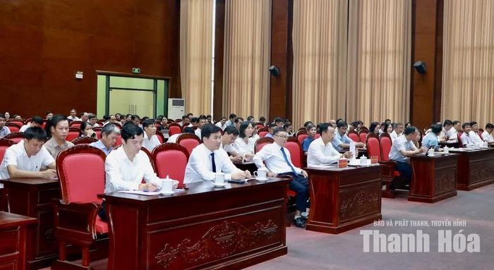 Các đại biểu tham dự hội nghị.