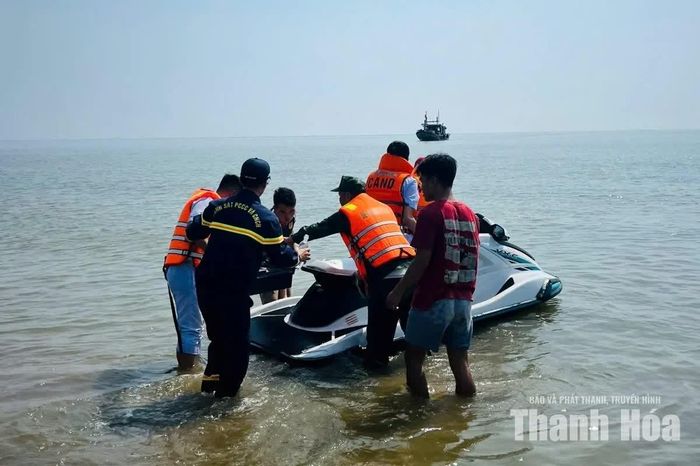 Công tác cứu nạn được triển khai khẩn trương, sử dụng thiết bị cơ động, di chuyển nhanh và sẵn sàng trang thiết bị cấp cứu để đảm bảo tính mạng cho nạn nhân.