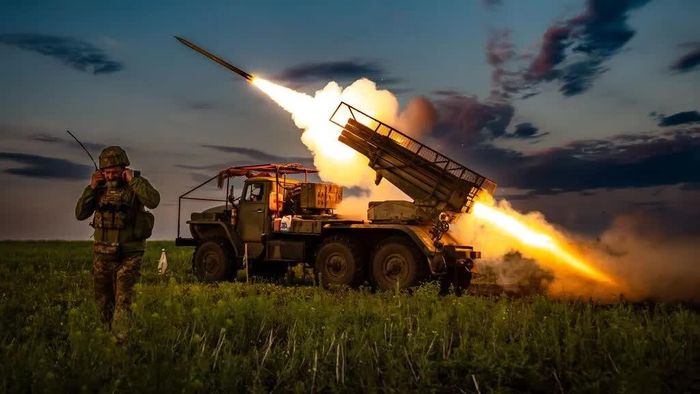 Ukraine có thể thất thoát khoảng 1,2 tỷ USD trong mua sắm quân sự. Ảnh: TVP.