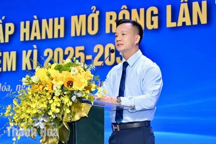 Chủ tịch Hiệp hội Doanh nghiệp tỉnh Nguyễn Xuân Hưng phát biểu tại hội nghị.