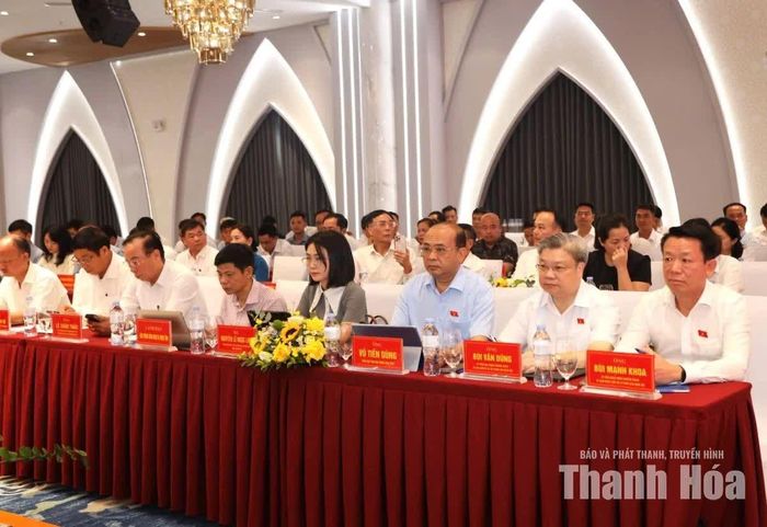 Các đại biểu dự hội nghị.