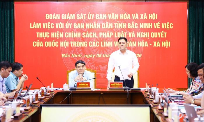 Đồng chí Nguyễn Hồng Thái phát biểu.  