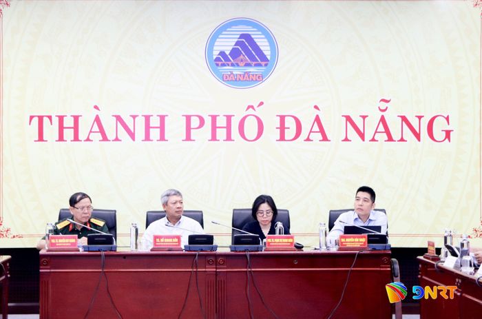 Các đại biểu chủ trì hội thảo. Ảnh: TRỌNG HUY