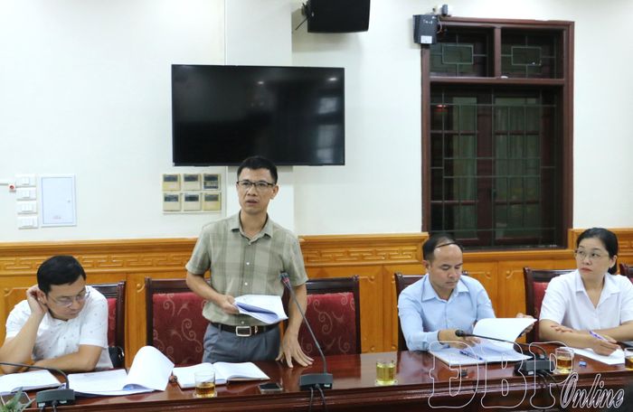 Lãnh đạo Ban Quản lý dự án các Công trình giao thông tỉnh giải trình làm rõ nội dung thành viên đoàn giám sát yêu cầu.