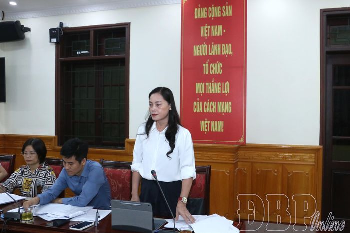 Đại diện lãnh đạo Sở Tài Chính giải trình làm rõ nội dung Đoàn giám sát yêu cầu.