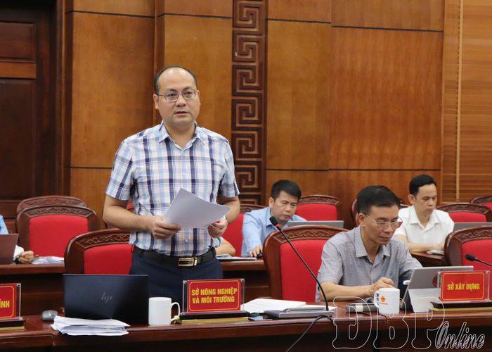 Lãnh đạo Sở Nông nghiệp và Môi trường phát biểu ý kiến về thực hiện các chỉ tiêu tăng trưởng.