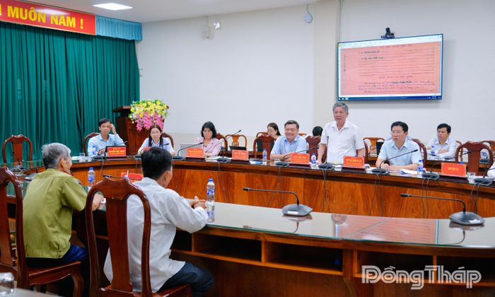 Quang cảnh buổi tiếp công dân.