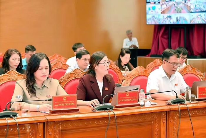 Các đại biểu dự phiên giải trình, chất vấn. Ảnh: Đức Thụy