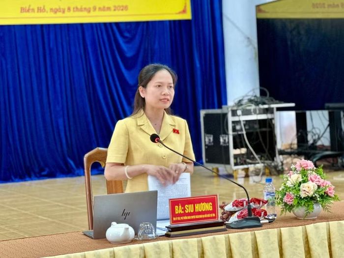 Phó trưởng đoàn chuyên trách Đoàn ĐBQH tỉnh Siu Hương phát biểu tại buổi làm việc. Ảnh: Hà Duy