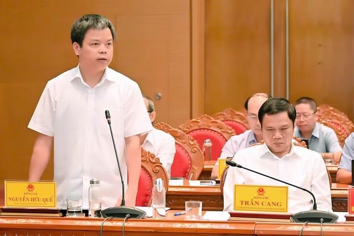  Phó Chủ tịch UBND tỉnh Nguyễn Hữu Quế giải trình, làm rõ các nội dung liên quan. Ảnh: Đ.T 