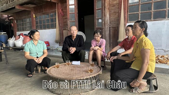 Ông Lù Văn Quý, NCUT bản Pá Kéo tích cực tuyên truyền người dân xóa bỏ hủ tục lạc hậu trong việc tang.