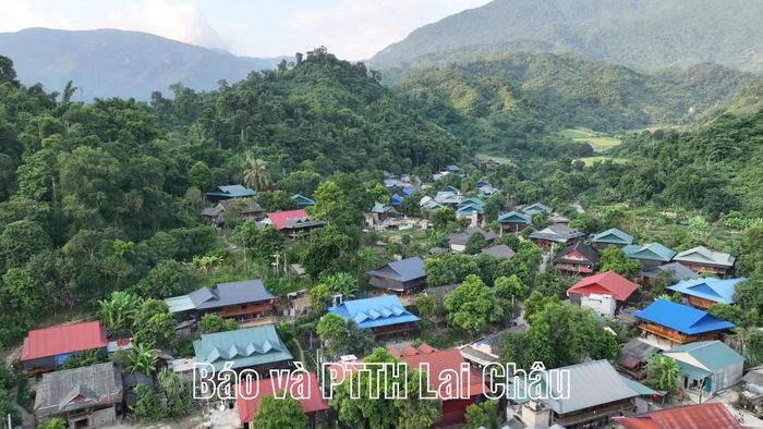 Bản làng ở xã Nậm Hàng đổi thay nhờ không còn hủ tục lạc hậu.