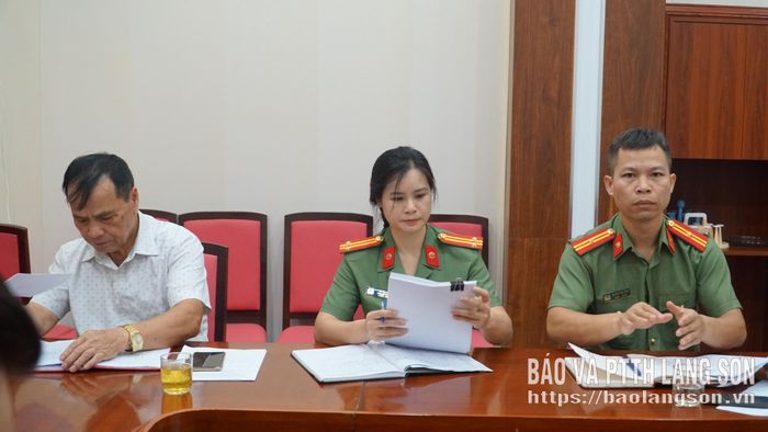 Các thành viên Ban Cưỡng chế tham gia buổi đối thoại