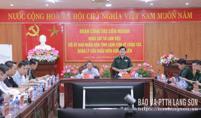 Thiếu tướng Võ Tiến Nghị, Phó Tư lệnh BĐBP phát biểu tại buổi làm việc