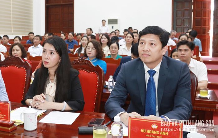 Các đại biểu dự hội nghị