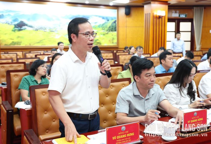 Lãnh đạo Ban Pháp chế HĐND tỉnh nêu câu hỏi chất vấn