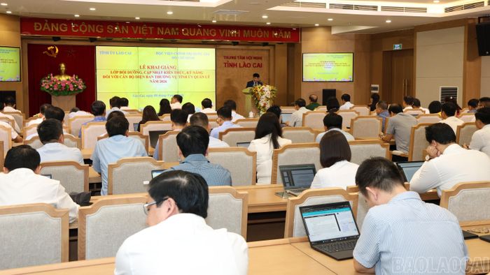 Quang cảnh lớp bồi dưỡng.