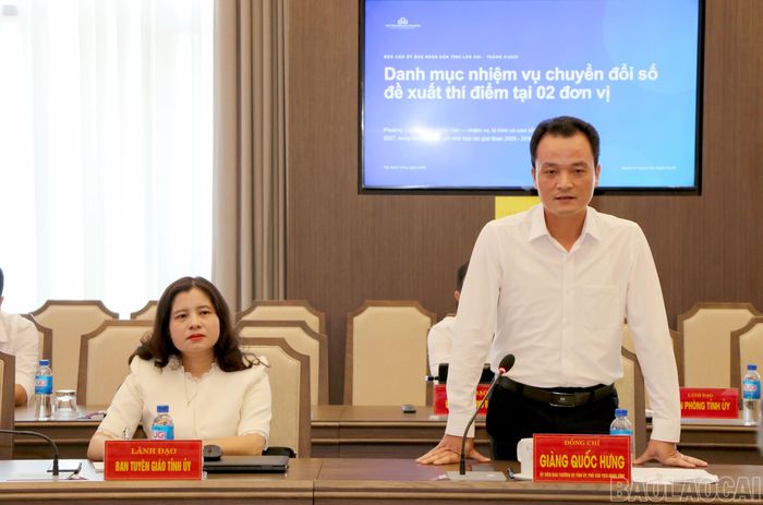 Phó Chủ tịch UBND tỉnh Giàng Quốc Hưng phát biểu tại buổi làm việc.