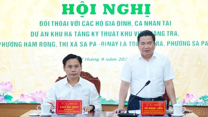 Đồng chí Tô Ngọc Liễn - Ủy viên Ban Chấp hành Đảng bộ tỉnh, Bí thư Đảng ủy phường Sa Pa phát biểu tại buổi đối thoại.