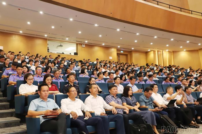 Đại biểu dự hội nghị.