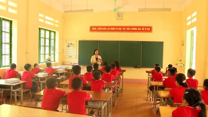 Sự đồng hành của phụ huynh giúp tỷ lệ chuyên cần của các trường học trong tỉnh luôn ở mức cao trong những ngày đầu năm học.