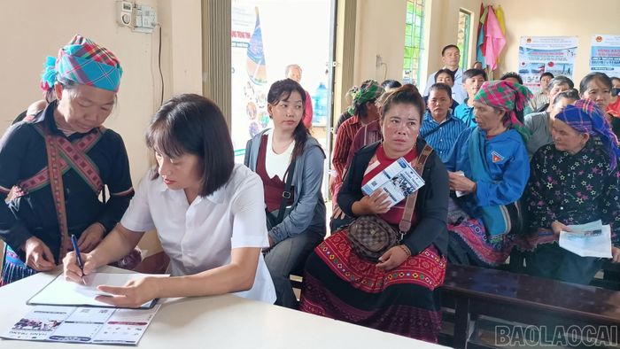 Thu thập, cập nhật thông tin phục vụ xây dựng cơ sở dữ liệu thị trường lao động.
