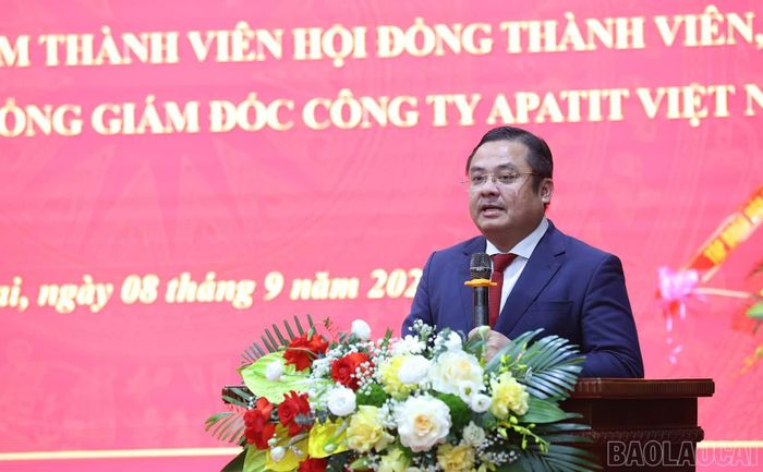 Đồng chí Phùng Quang Hiệp phát biểu giao nhiệm vụ.