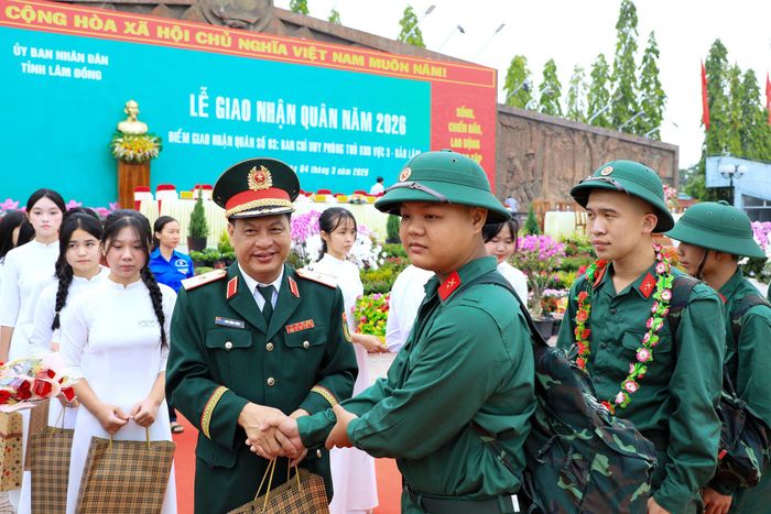 Hội đồng nghĩa vụ quân sự tỉnh hiện đang tập trung triển khai các bước bảo đảm công khai, minh bạch, hiệu quả trong tuyển chọn thanh niên nhập ngũ. Ảnh tư liệu