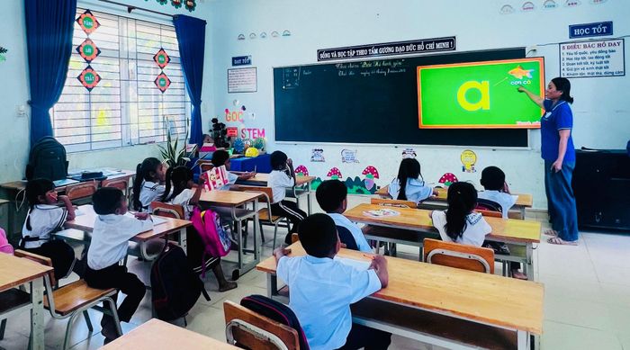 Học sinh Trường Tiểu học Mỹ Thạnh (xã Hàm Thạnh) học Tiếng Việt trước khi vào lớp 1