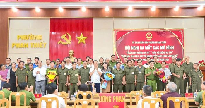 Phường Phan Thiết ra mắt các mô hình “Giáo xứ không ma túy”, “Tổ dân phố không ma túy” và “Cảm hóa, giáo dục, giúp đỡ người chấp hành xong án phạt tù về địa phương tái hòa nhập cộng đồng”