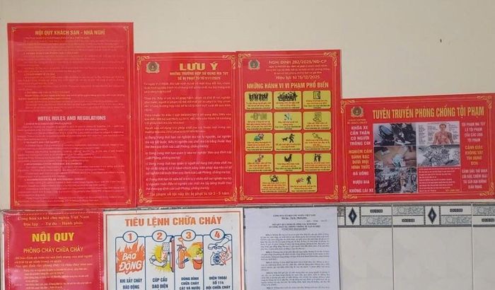 Bảng tuyên truyền pháp luật được lắp đặt tại cơ sở lưu trú trên địa bàn phường Hàm Thắng từ mô hình “Nhà trọ, nhà cho thuê văn minh, an toàn về ANTT"