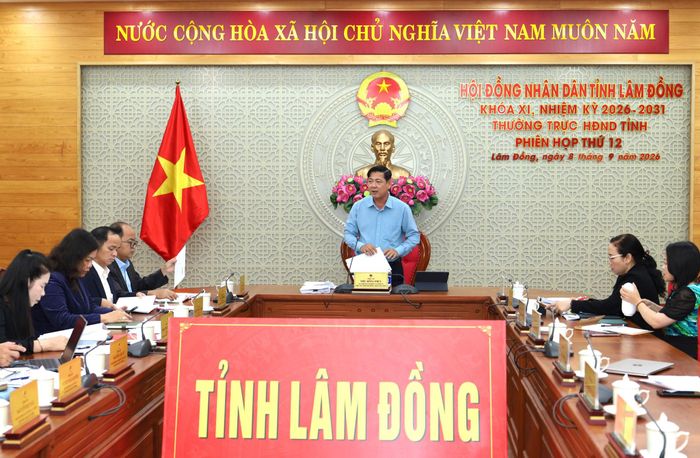 Quang cảnh phiên họp