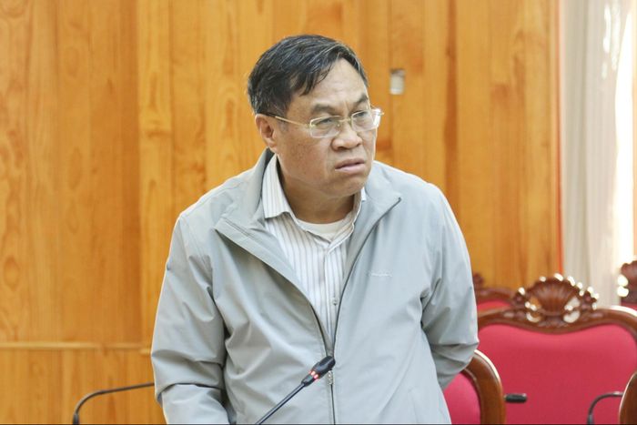 Tỉnh ủy viên, Phó Chủ tịch UBND tỉnh Võ Ngọc Hiệp đề nghị các ban QLDA kiên quyết xử lý nghiêm các nhà thầu chậm trễ