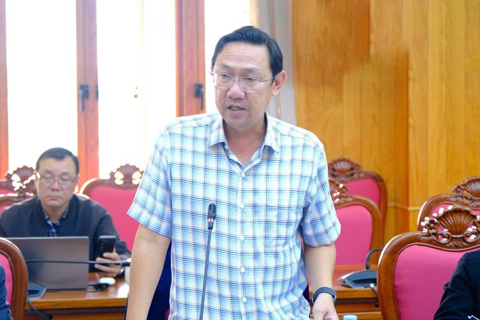 Ông Bùi Trường Sơn, Phó Giám đốc Sở Xây dựng phát biểu tại buổi làm việc