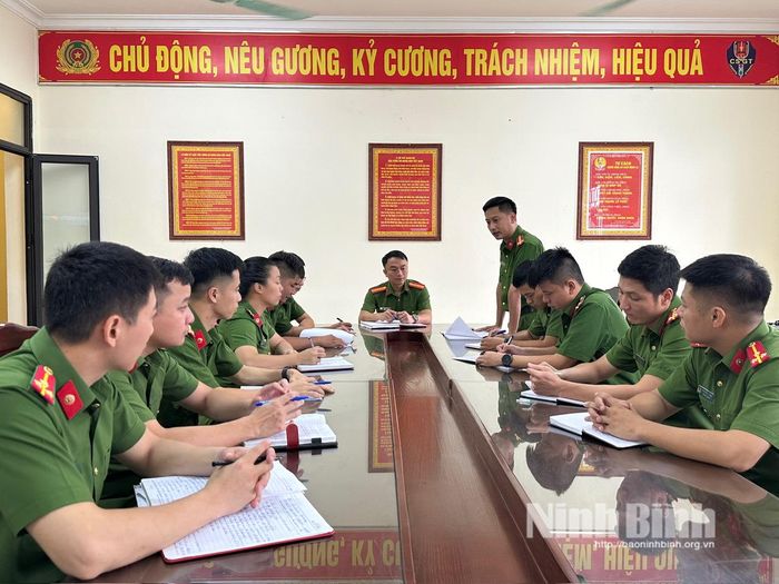 Phòng Cảnh sát hình sự Công an tỉnh Ninh Bình triển khai phương án đấu tranh Chuyên án. Ảnh: Nguyễn Lựu