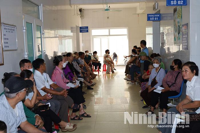 Bệnh viện Đa khoa Nho Quan triển khai hiệu quả chương trình khám sức khoẻ định kỳ, khám sàng lọc miễn phí cho người dân.