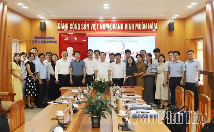 Thành viên Ban tổ chức và Hội đồng Giám khảo tại Lễ khai mạc vòng Sơ khảo Hội thi Sáng tạo kỹ thuật tỉnh Phú Thọ năm 2026.