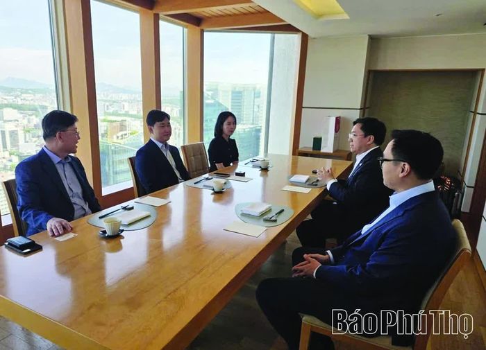Chủ tịch UBND tỉnh Phú Thọ Trần Duy Đông làm việc với lãnh đạo Tập đoàn BHFLEX.