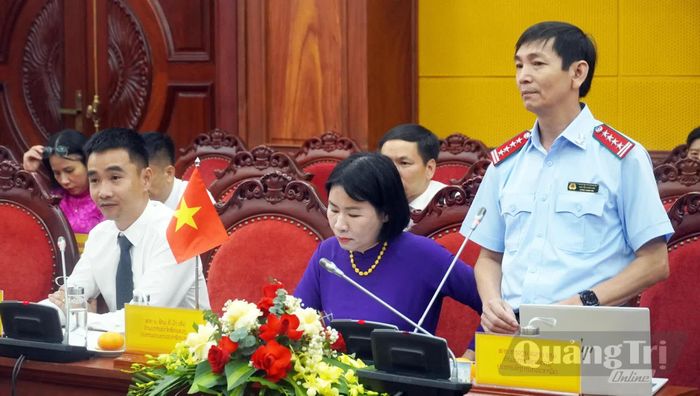 Đại diện lãnh đạo Thanh tra tỉnh trao đổi tại hội đàm - Ảnh: N.M