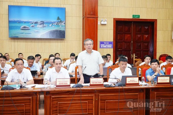Đại biểu tham gia ý kiến tại buổi làm việc - Ảnh: N.L
