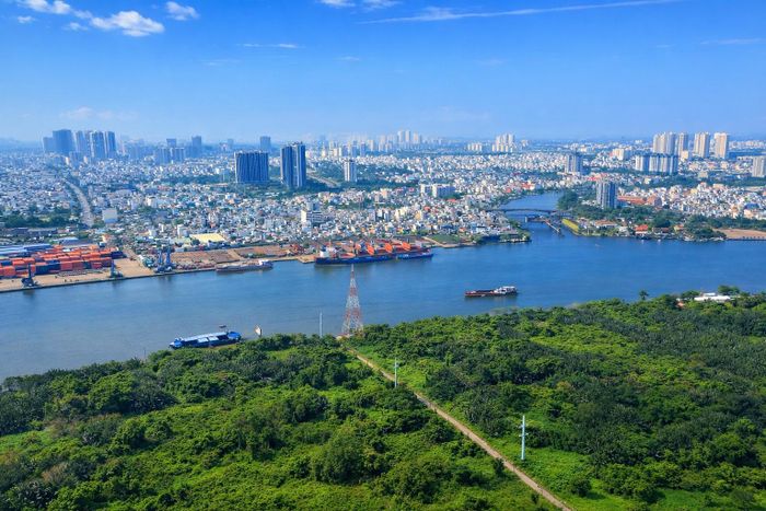 Tổng mức đầu tư dự kiến của dự án khoảng 5.063 tỷ đồng, sử dụng hoàn toàn nguồn vốn ngân sách TP.HCM. Dự án được chia thành hai thành phần. Trong đó, dự án bồi thường, hỗ trợ và tái định cư có vốn khoảng 1.385 tỷ đồng; phần xây dựng cầu có tổng mức đầu tư khoảng 3.678 tỷ đồng. Theo kế hoạch, dự án sẽ được chuẩn bị để khởi công trong quý IV/2026 và hoàn thành, đưa vào khai thác trong quý IV/2028.