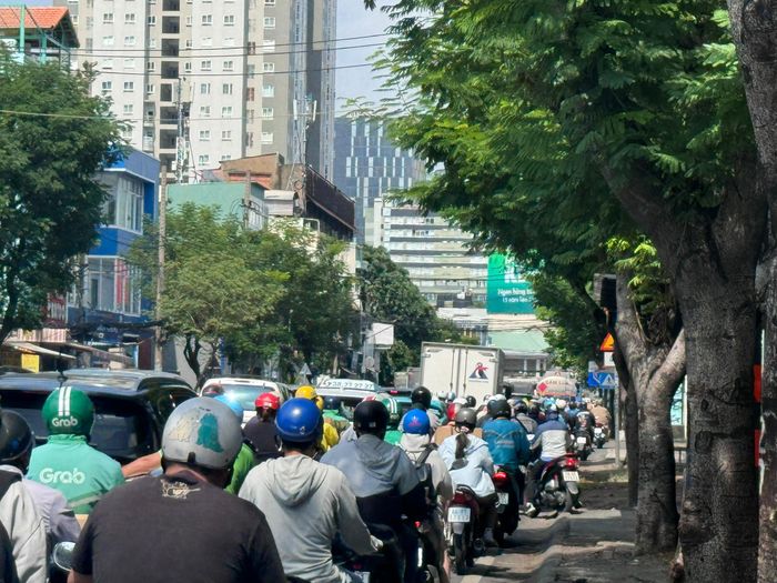 Khi đưa vào khai thác, cầu Thủ Thiêm 4 được kỳ vọng rút ngắn khoảng 5 - 8km hành trình, đồng thời phân bổ lại dòng xe, giảm áp lực cho các tuyến Nguyễn Tất Thành, Tôn Đức Thắng, cầu Khánh Hội, cầu Kênh Tẻ, cầu Ông Lãnh, cầu Nguyễn Văn Cừ và một số nút giao lân cận. Không chỉ phục vụ nhu cầu đi lại, tuyến cầu mới còn tạo thuận lợi cho việc kết nối hàng hóa giữa Khu chế xuất Tân Thuận, hệ thống cảng ở khu Nam với các khu đô thị, khu công nghệ và đầu mối giao thông phía Đông.