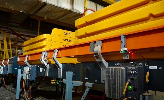 Nếu hệ mái lấy sáng góp phần tạo nên diện mạo kiến trúc của nhà ga thì hệ thống xử lý hành lý BHS cũng giữ vai trò đặc biệt quan trọng trong quá trình vận hành sân bay. Tại sân bay Long Thành, hệ thống BHS có tổng chiều dài khoảng 24km, kéo dài từ khu vực các đảo làm thủ tục check-in đến khu vực trả hành lý.
