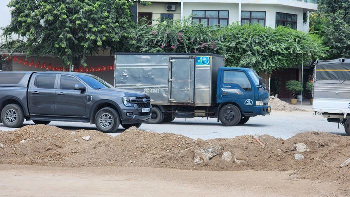 ĐT287 (đoạn từ xã Đại Đồng đến nút giao phía bắc cầu Kinh Dương Vương) thường xuyên có mật độ giao thông cao.