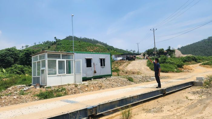 Một mỏ khai thác đá ở Hoàng Mai đã lắp đặt trạm cân, hệ thống camera giám sát nhưng đang gặp khó trong kết nối và truyền dữ liệu.